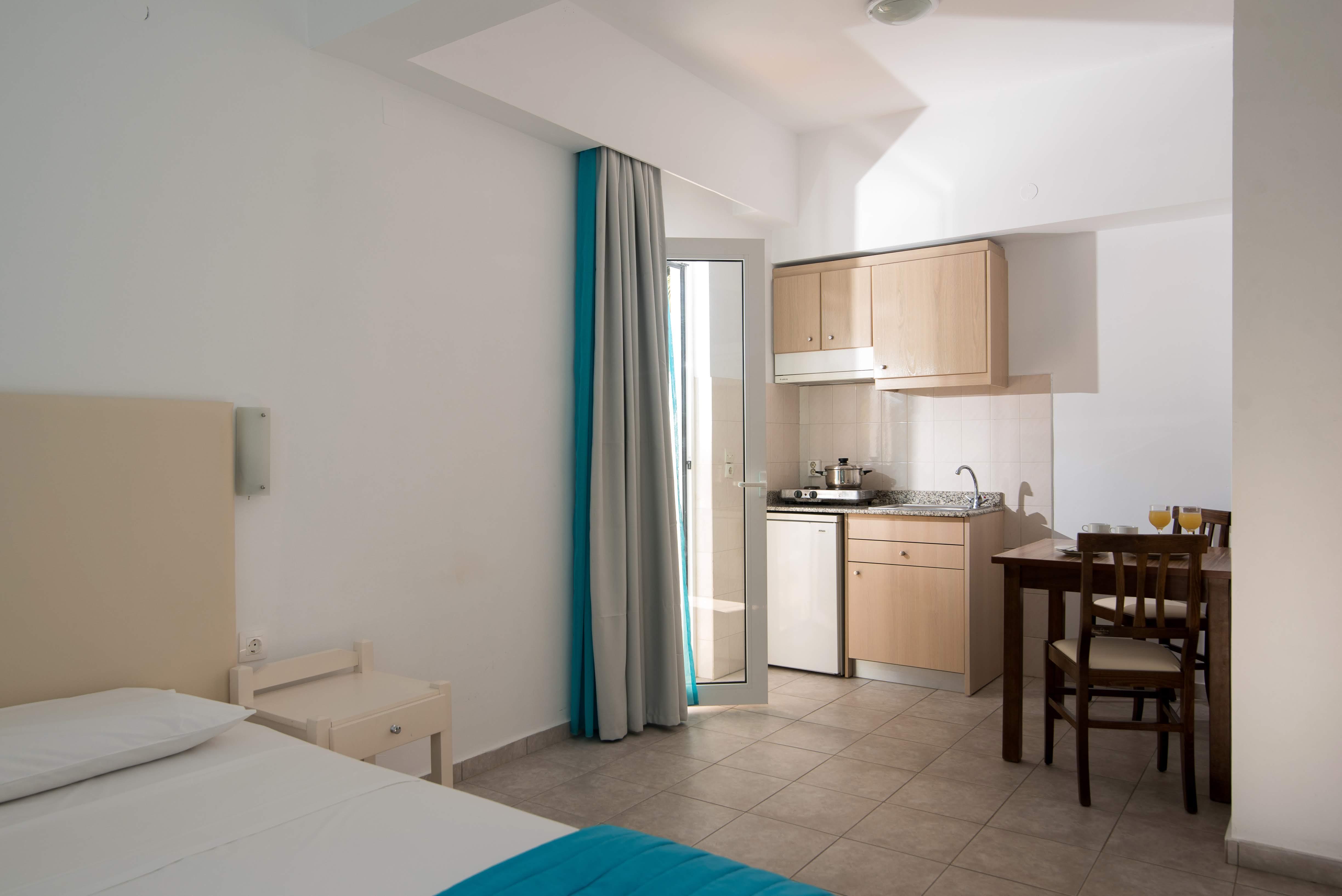 Ibiscus Hotel Malia Exterior photo